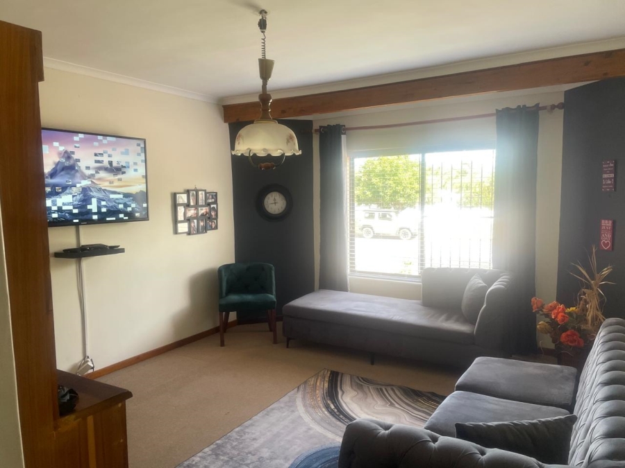 5 Bedroom Property for Sale in Porterville Western Cape